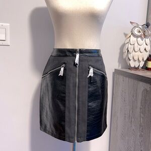 Faux Leather mini skirt in black